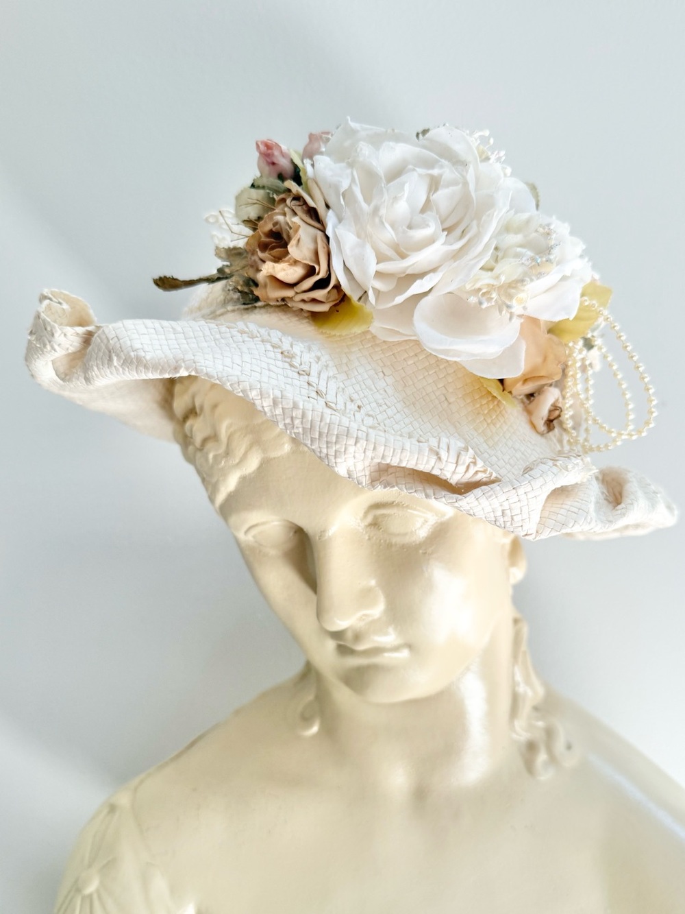 VTG Ivory Floral Garden Party Hat with Pearl Trim